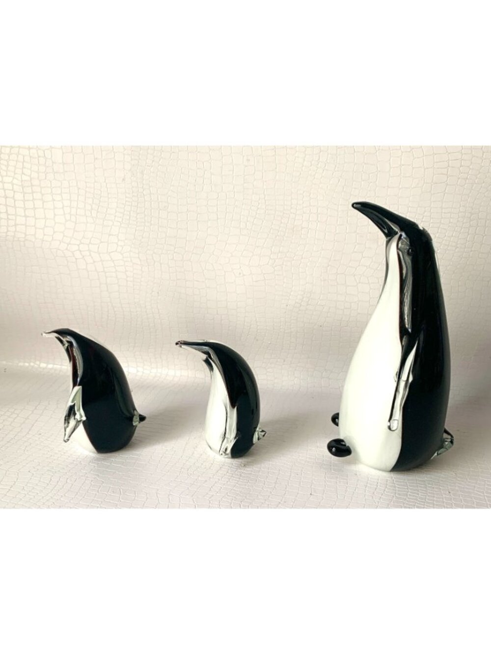 3 Art Glass Penguin Figurines Large & 2 Small Paperweight Vintage Hand Blown - Picture 2 of 5